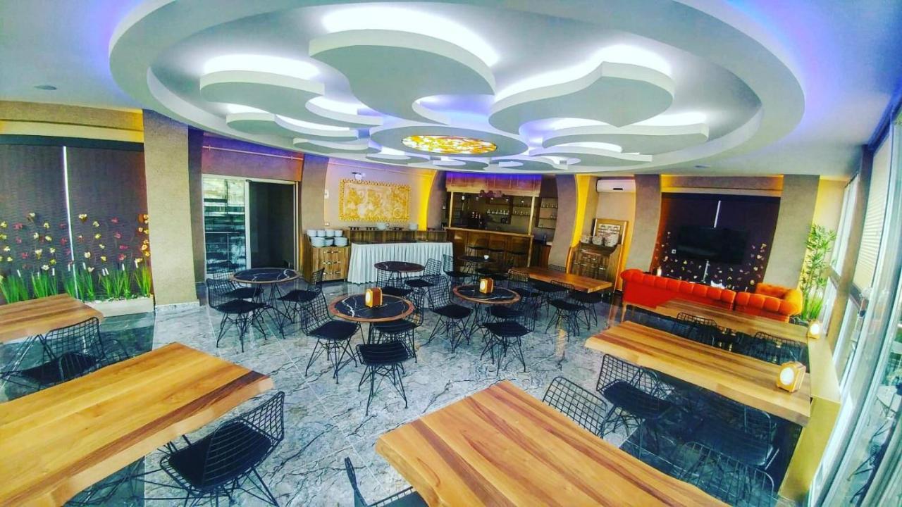 Crystall Hotel 凡城 外观 照片