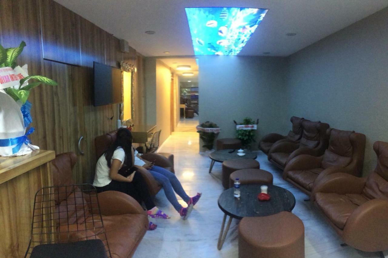 Crystall Hotel 凡城 外观 照片